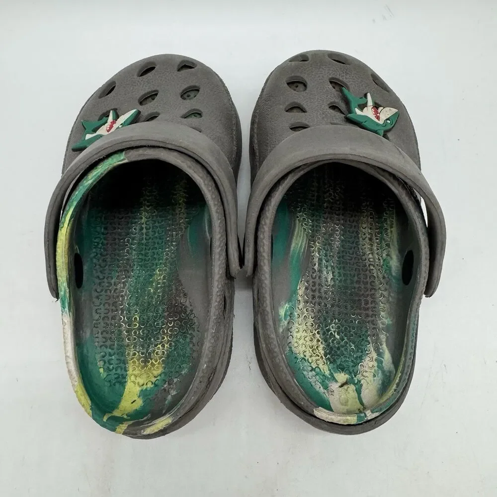 Capelli New York Toddler Boys 8 Gray Tie-Dye EVA Clogs with Shark Jibbitz Charms